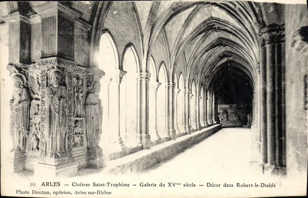 Arles — Cloîtres Saint-Trophime — Galerie du XVème siècle — Décor dans Robert-le-Diable - Vorderseite