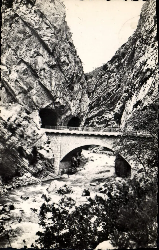 Ponte e túnel no cânion — Éditions A.D.A. — n° 6488 - Frente