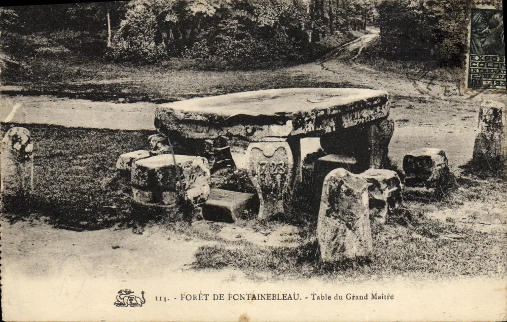 Floresta de Fontainebleau — Mesa do Grande Mestre — Editor Exposição Colonial 1925, n°114 - Frente
