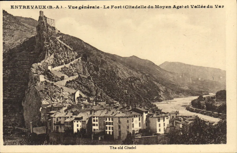 Entrevaux (B.A.) - Allgemeine Ansicht - Das Schloss (Mittelalterliche Festung) und Tal des Var - Vorderseite