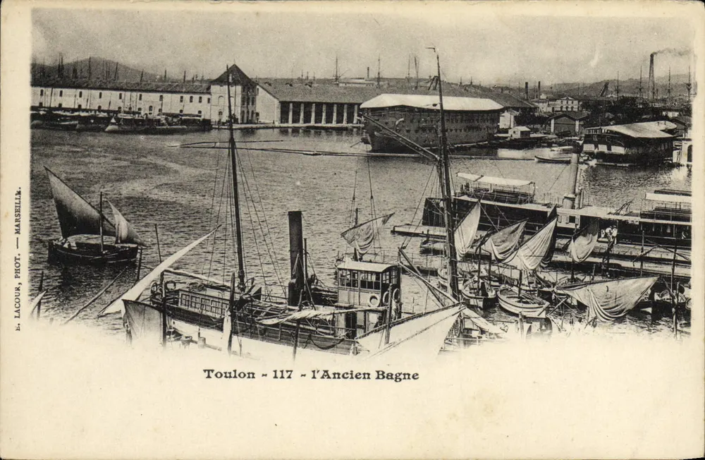 Toulon — l'Ancien Bagne — E. Lacour, Phot. Marseille — n° 117 - Recto