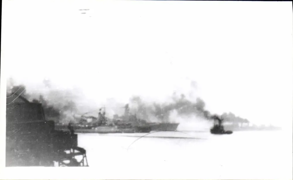 Casablanca — das "Porthos" (M.M.) in Flammen - Vorderseite