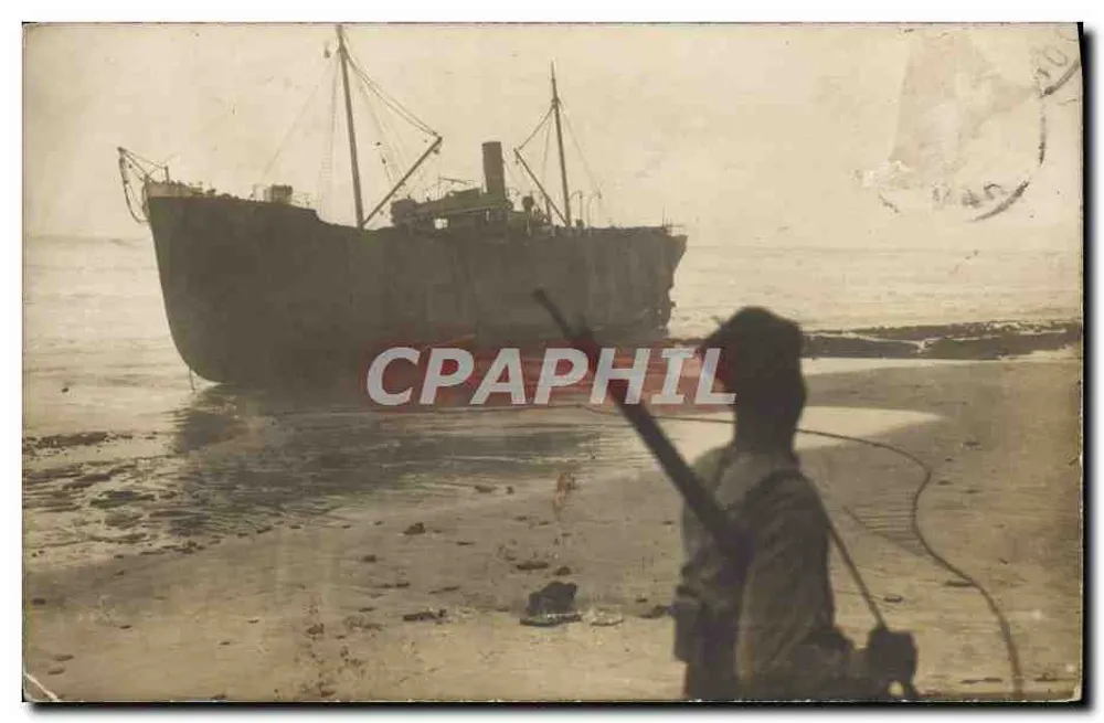 Navio encalhado em uma praia — Casablanca — DEUVOYOT e GILLOT, Fotógrafos - Frente
