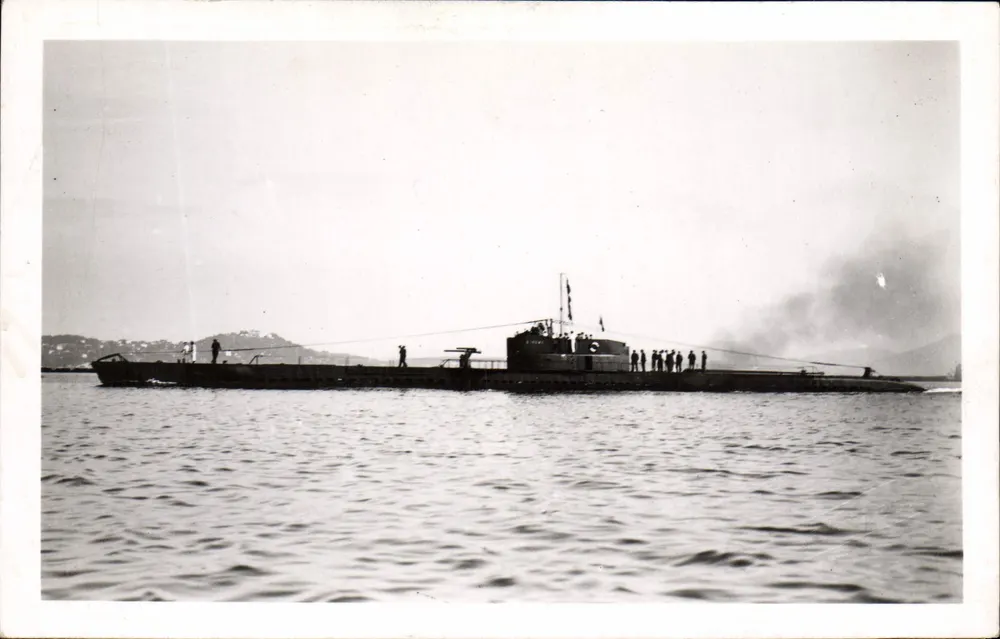 Submarino — em Marselha — editor desconhecido, número de série não visível - Frente