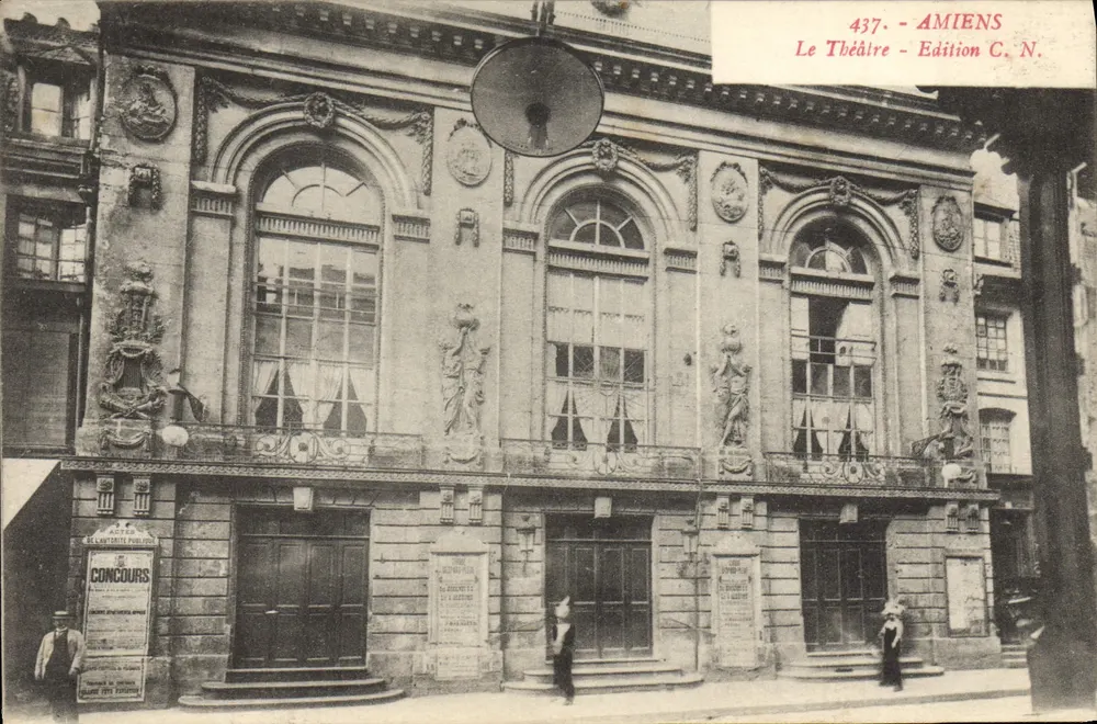 Amiens — A Vista do Teatro — Edição C. N. - Frente
