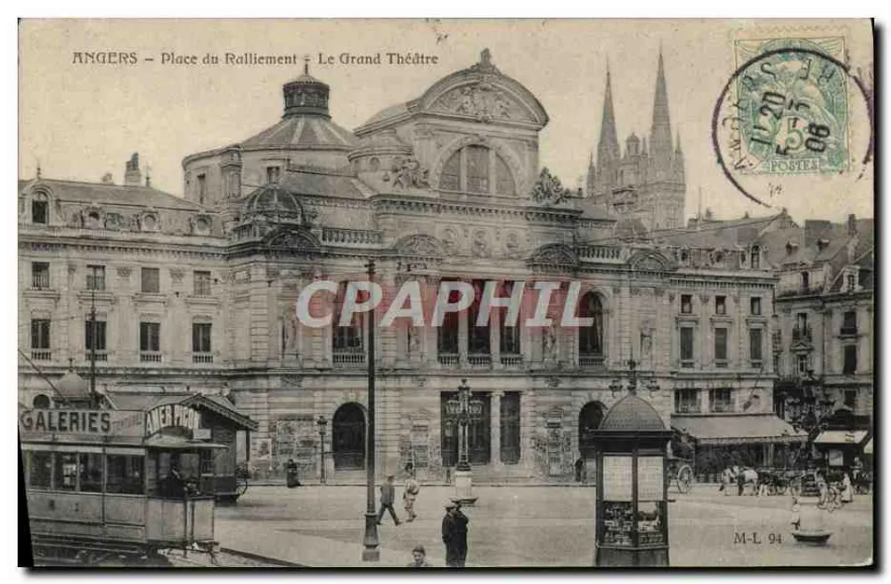 Angers — Place du Ralliement — Das Große Theater - Vorderseite