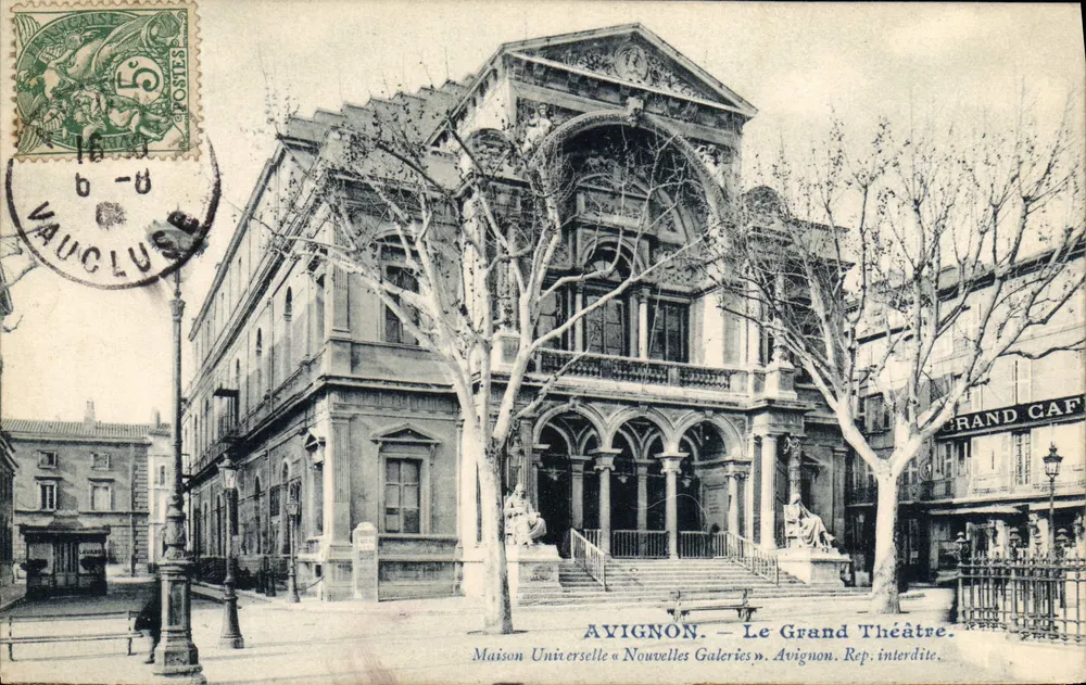 Avignon — Het Grote Theater — Maison Universelle « Nouvelles Galeries » - Voorkant