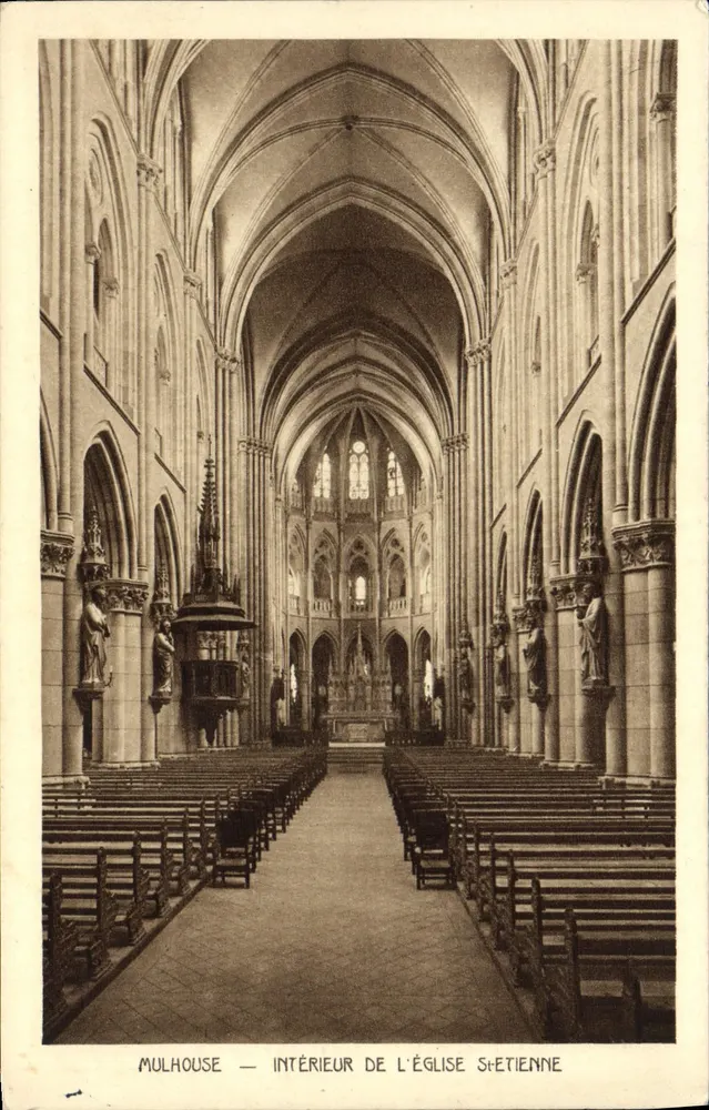 Mulhouse — Innenansicht der Kirche Saint-Etienne - Vorderseite