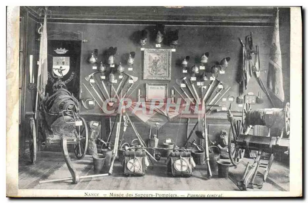 Nancy — Museum der Feuerwehr — Zentraler Aufsteller - Vorderseite