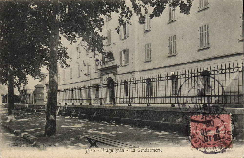 Draguignan — Die Gendarmerie — Phototypie E. Labour, Marseille, n°3320 - Vorderseite