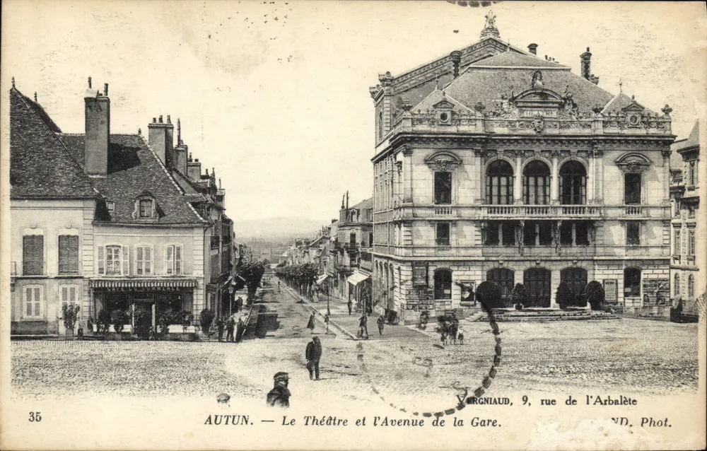 Autun — Ansicht des Theaters und der Avenue de la Gare — Vergniaud, 9, rue de l'Arbalète - Vorderseite