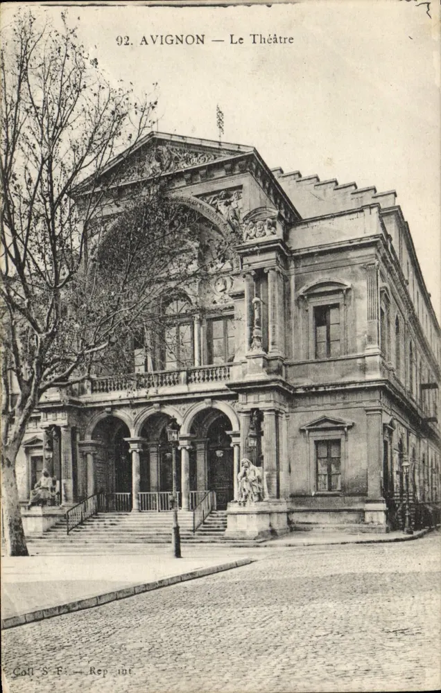 Avignon — O Teatro — Coll. S.F. — n° 92 - Frente