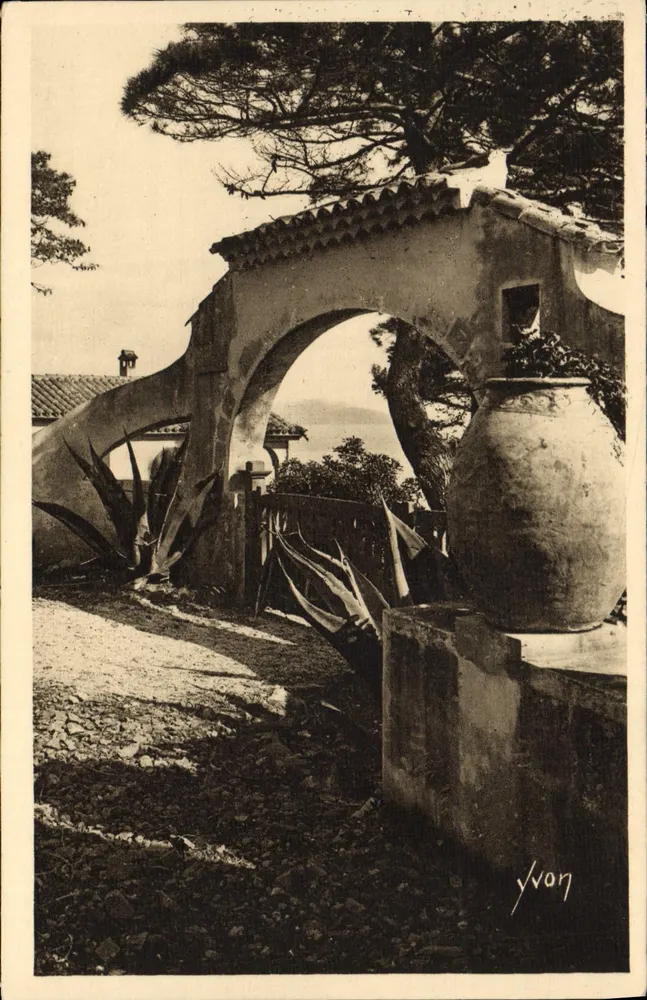 Eingang einer Villa am Küstenstreifen — Côte d'Azur — Éditions d'Art YVON, n°198 - Vorderseite