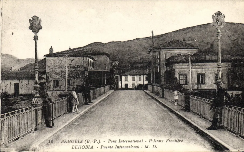 Behobia (B.-P.) — Internationale Brücke — Grenzpfeiler - Vorderseite