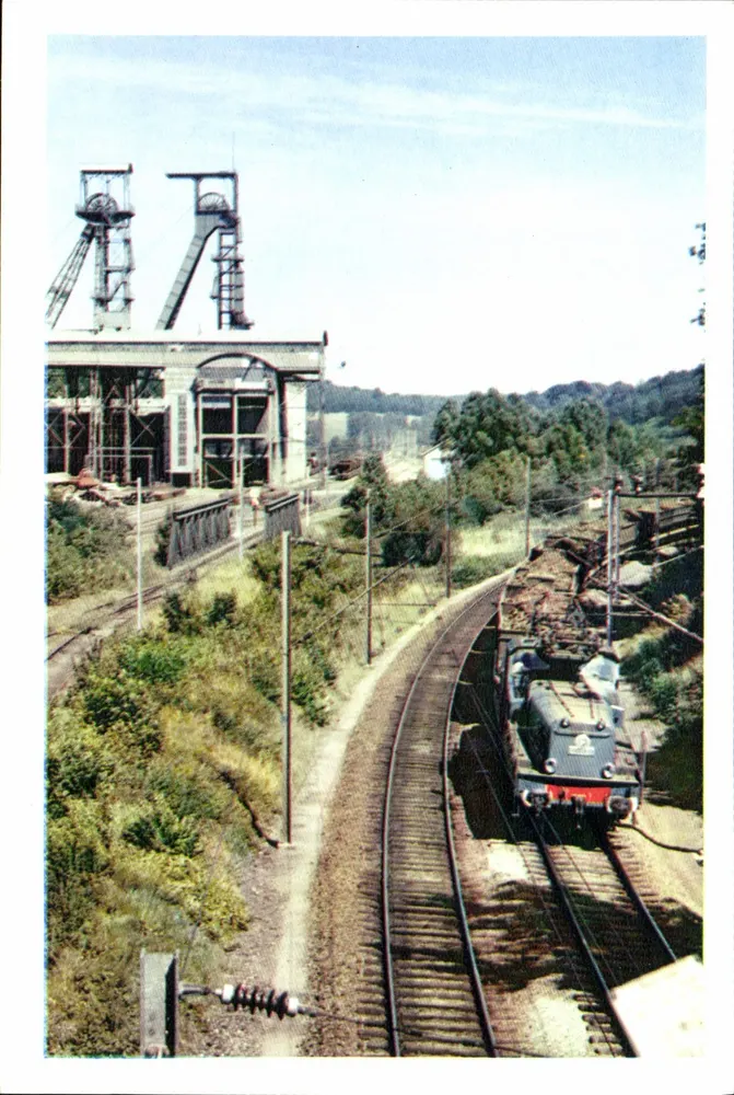 Eisenbahnen mit Kohle auf der elektrifizierten Nordoststrecke — Valenciennes-Thionville — Éditions La Vie du Rail, Paris - Vorderseite