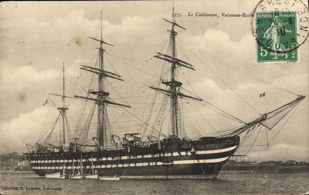 O Calédonien, Navio-Escola — Port-Louis — Coleção H. Laurent, n°3375 - Frente