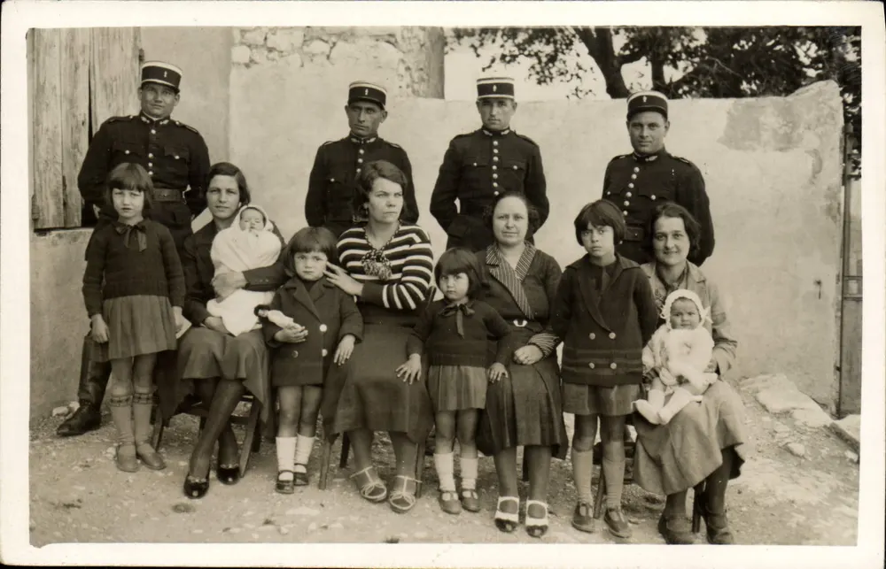 Familie mit Soldaten — Nr. II - Vorderseite