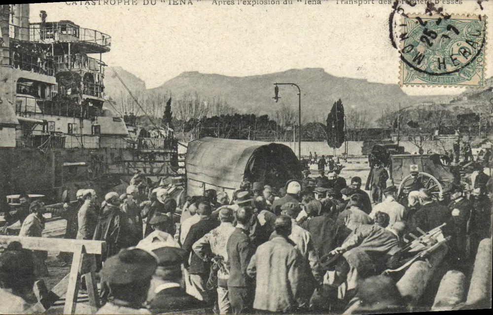 Catástrofe do "Iena" — Após a explosão do "Iena" — Transporte dos primeiros feridos — Atelier de Fototipia Guenée, Marselha - Frente