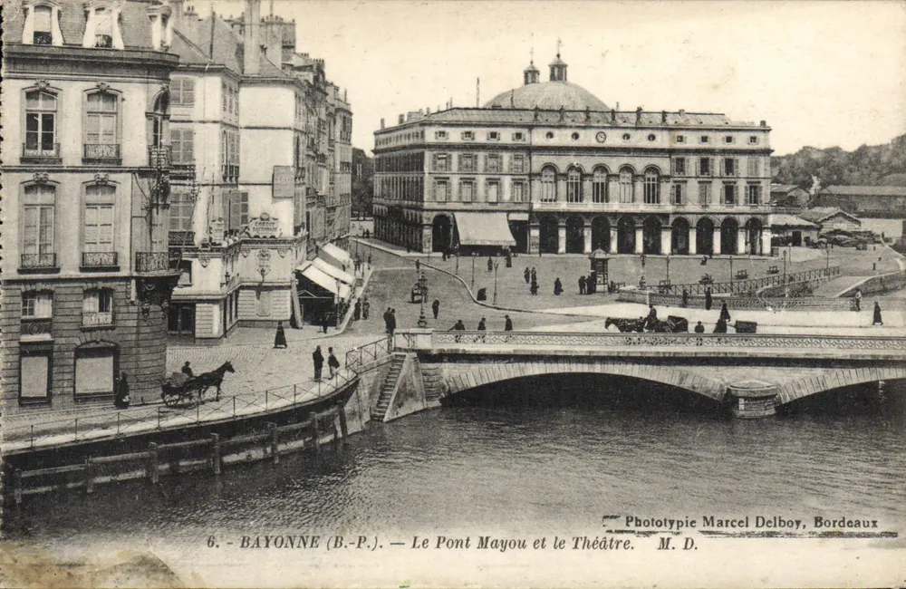 Bayonne (B.-P.) — Brücke Mayou und Theater — Phototypie Marcel Delboy, Bordeaux - Vorderseite