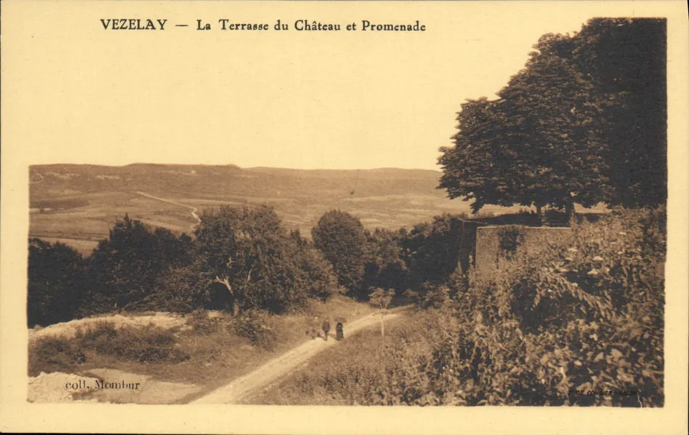Vezelay — Die Terrasse des Schlosses und Promenade — Verlag: Roger Gouber - Vezelay - Vorderseite