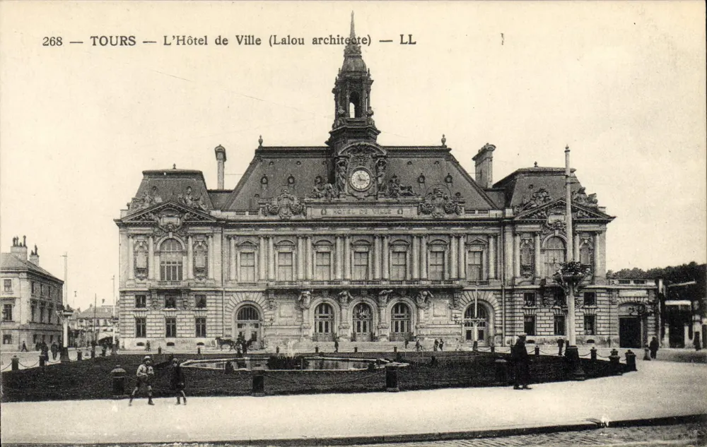 Tours — O Hotel de Ville (arquiteto Lalou) — LL - Frente