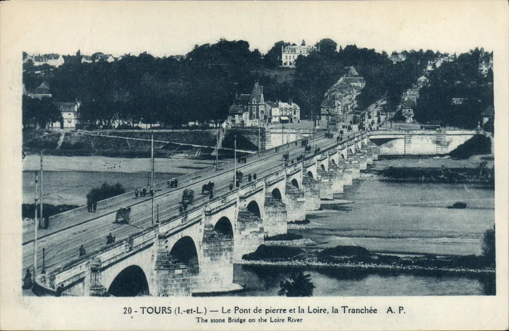 Tours (l.-et-L.) — Steinbrücke und die Loire, die Tranchée — A.P. - Vorderseite