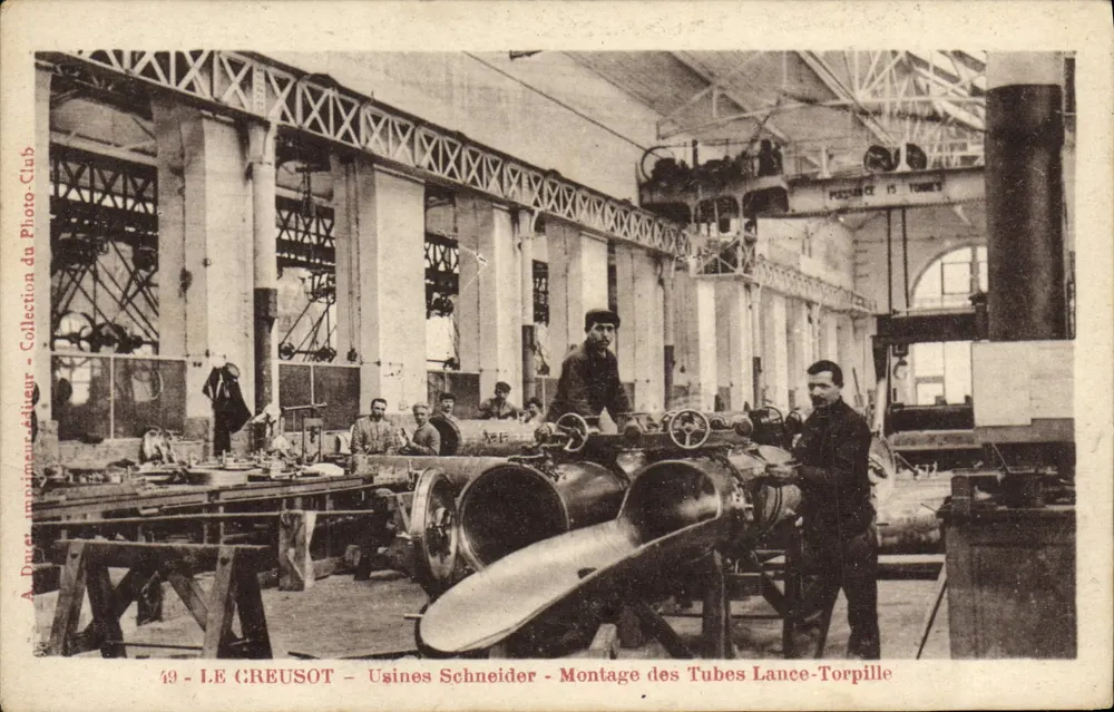 Le Creusot — Schneider Werke — Montage von Torpedoröhren - Vorderseite