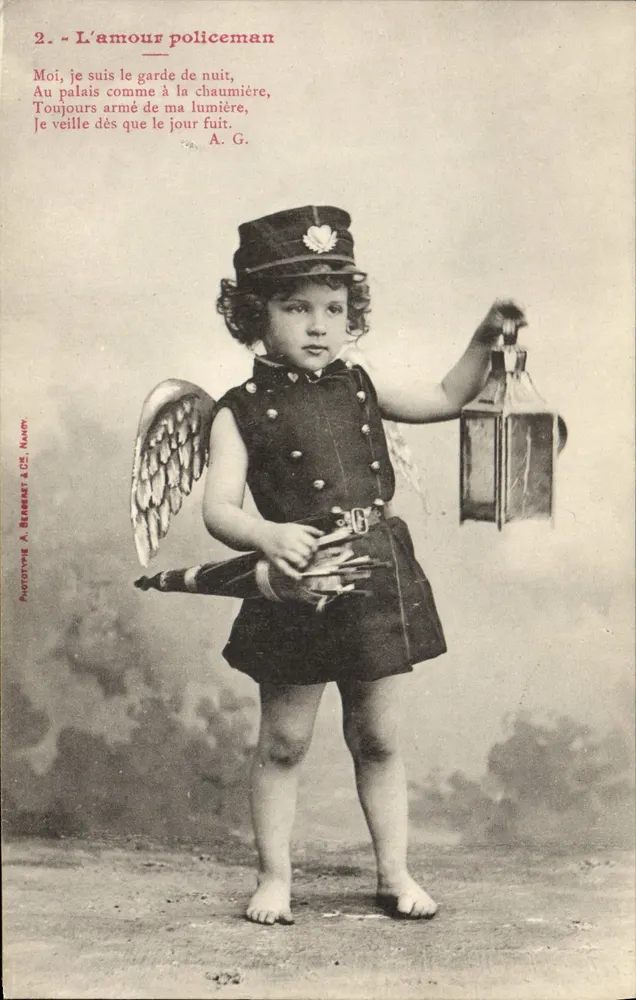 Der Liebe Polizist — geflügelter Kind in Polizeiuniform mit einer Laterne — Phototypie A. Bergeret & Cie, Nandy - Vorderseite