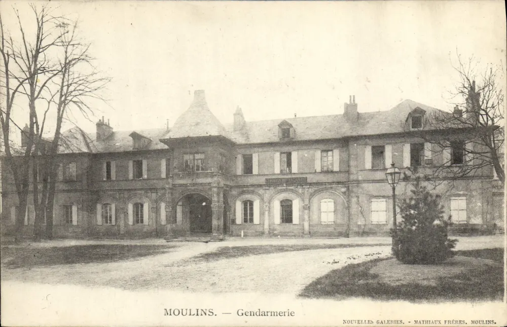 Moulins — Gendarmeria — Mathiaux Frères, Moulins - Frente