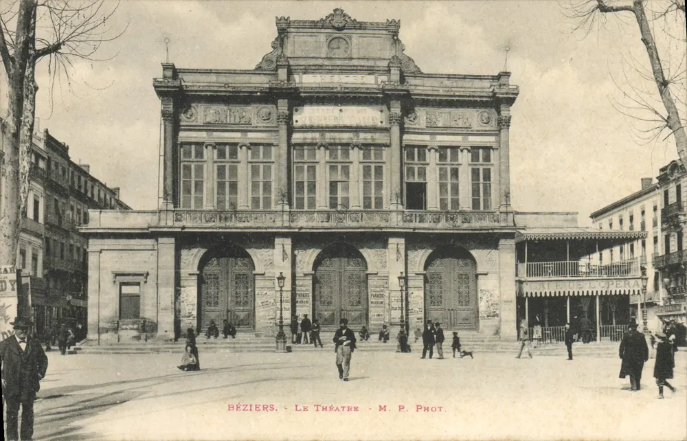 Béziers — A Vista do Teatro — M. P. Phot. - Frente