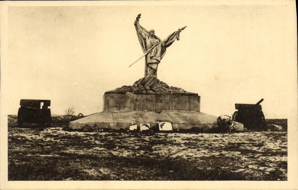 Plateau du Mort-Homme — Gedenkstein für die Toten der 69. Division — Werk von J. Froment-Meurice - Vorderseite