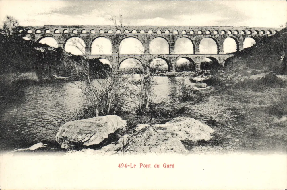 O Pont du Gard — vista do viaduto antigo sobre o Gard — J.B.E.N.P. n°494 - Frente