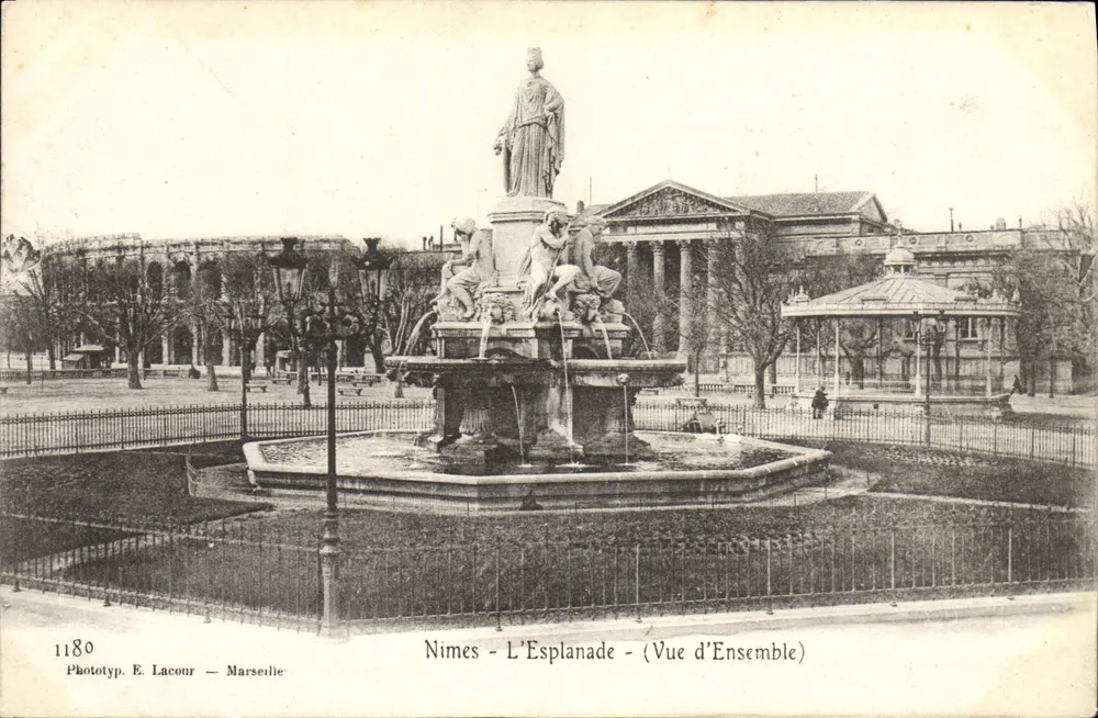 Nîmes - A Esplanada - (Vista Geral) — Phototyp. E. Lacour — Marseille — n° 1180 - Frente
