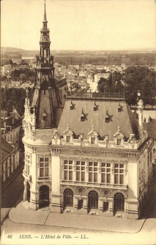 Sens — O Hotel de Ville — LL. — n°46 - Frente