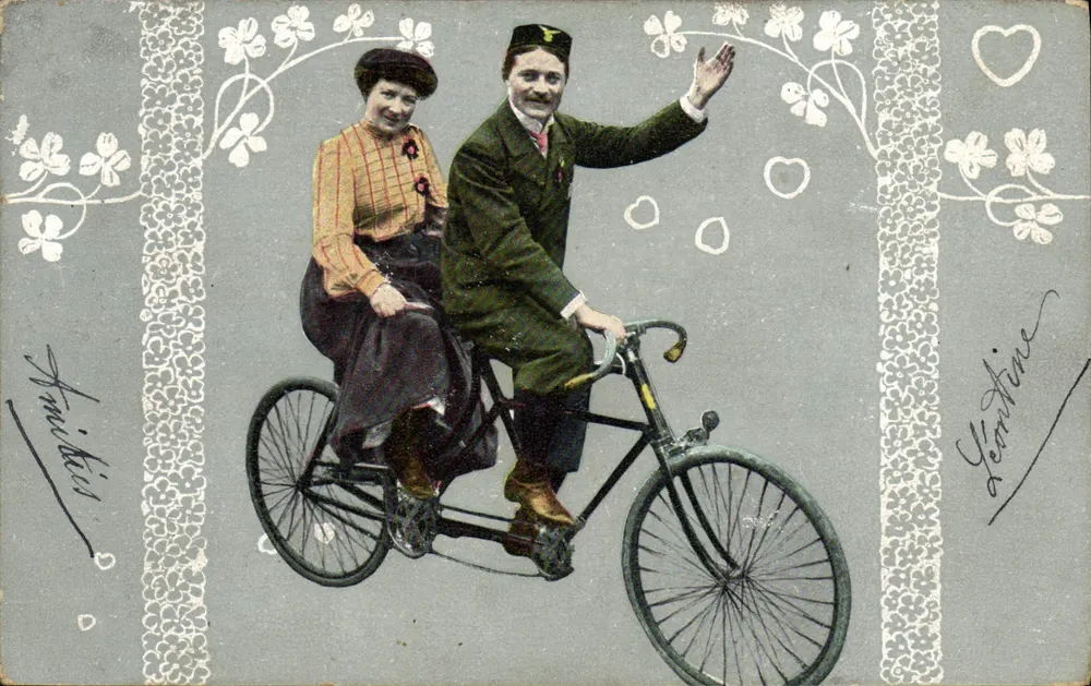 Paar auf einem Doppelfahrrad — Verleger Seria 1525 - Vorderseite