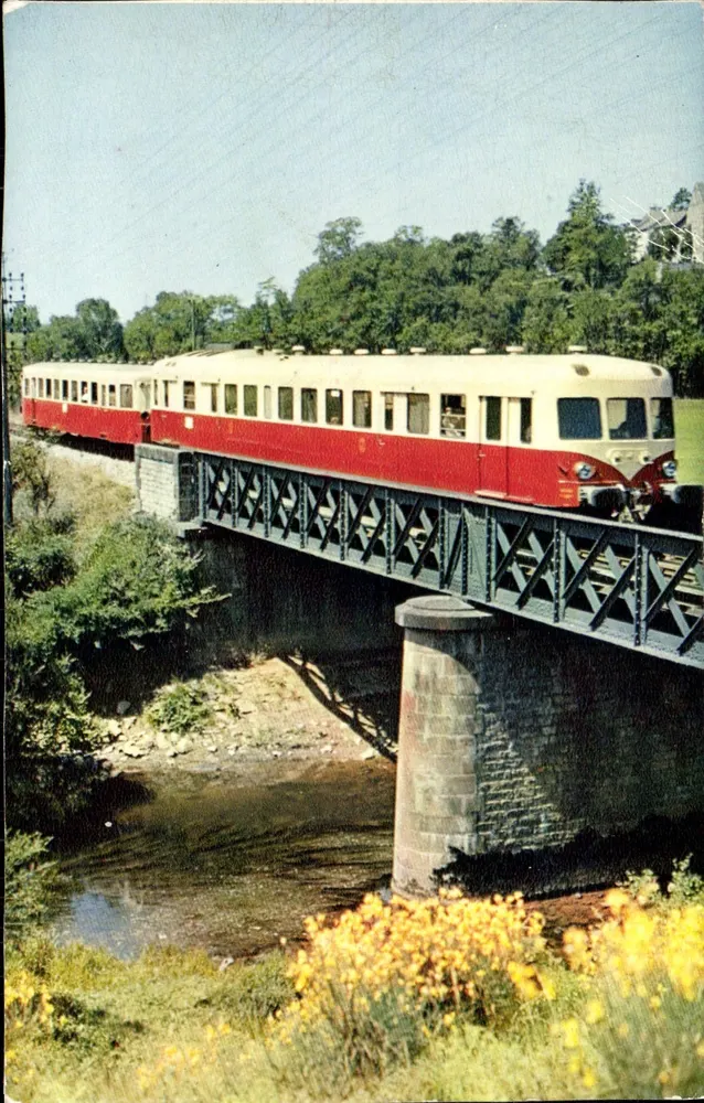 Dampfzug — 825 PS-Autorail und Anhänger in der Nähe von Cabanols — Éditions La Vie du Rail - Vorderseite