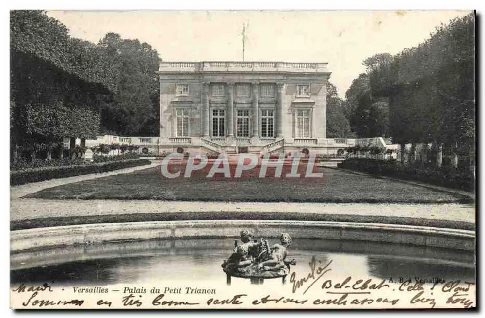 Versalhes — Palácio do Petit Trianon — A. B. em Versalhes - Frente