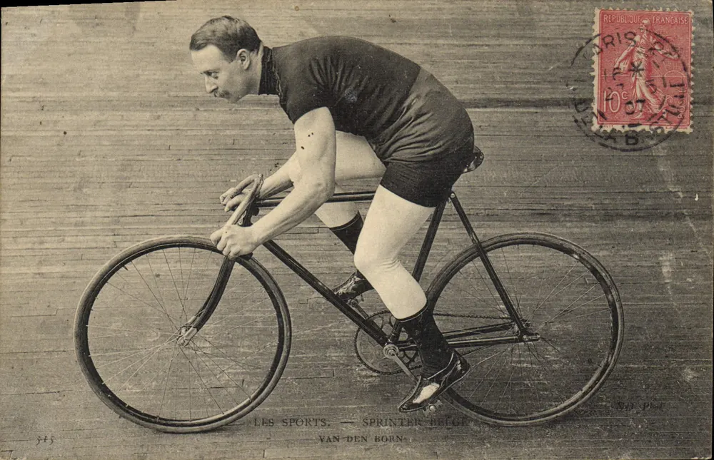 Sprinter Petit — Van den Born — Os Esportes - Frente