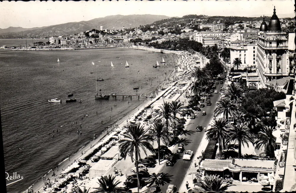 Cannes — Vista geral da Praia e do Suquet — Edições Francesas - Frente
