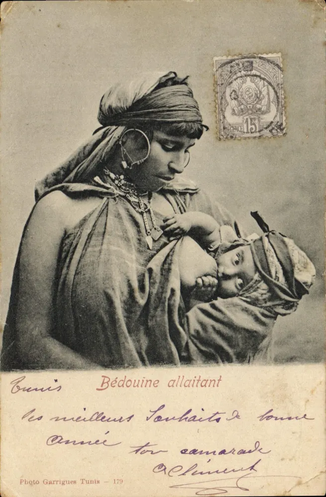 Bédouine allaitant — scène de vie — Photo Garrigues Tunis - 179 - Frente