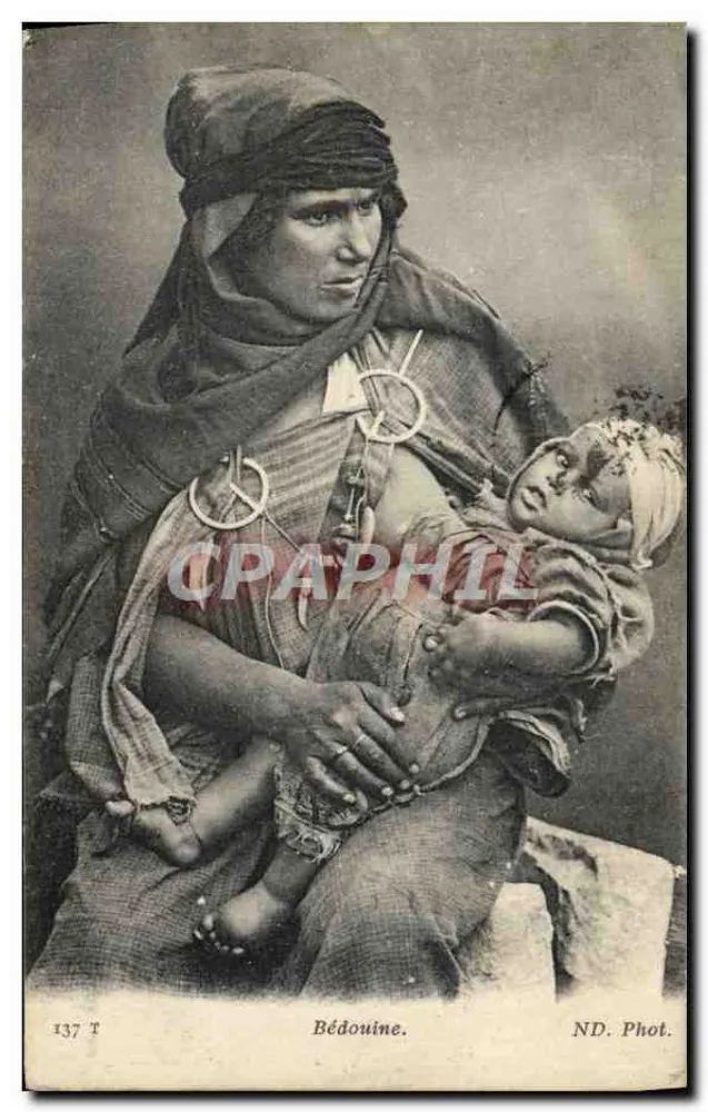 Bédouine — mulher com criança — ND. Fot. n° 137 T - Frente