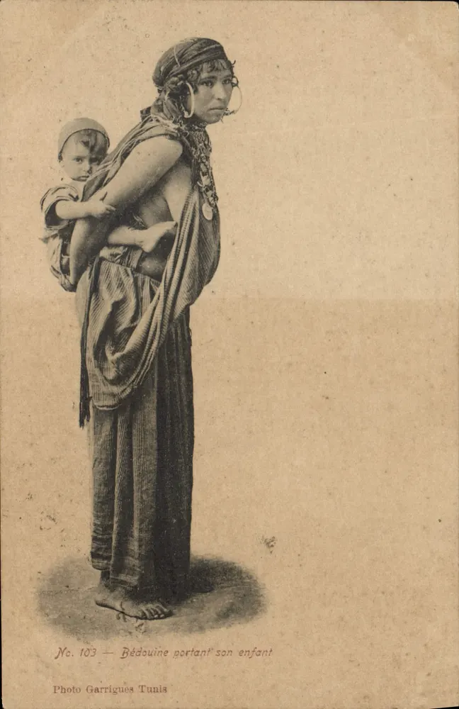 Beduinenfrau mit ihrem Kind — Tunis — Photo Garrigues, Nr. 103 - Vorderseite