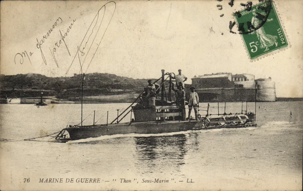 Marinha de Guerra — "Thon", Submarino — LL. — 76 - Frente