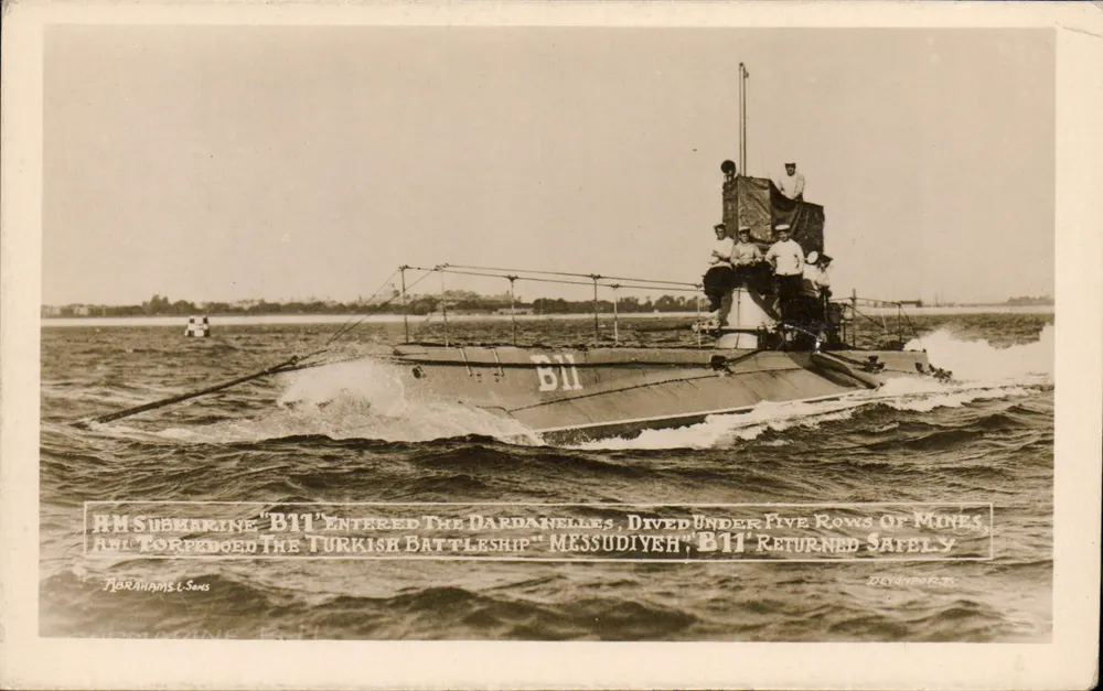 HM U-Boot 'B11' — Aktion gegen das türkische Schlachtschiff 'Messudiyeh' — Verlag Abraham & Sons - Vorderseite