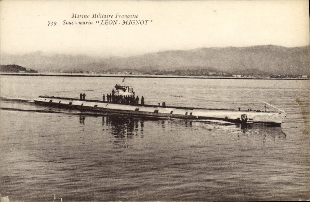 Submarino "LÉON-MIGNOT" — Marinha Militar Francesa, n°739 — Editor Corrèze - Frente