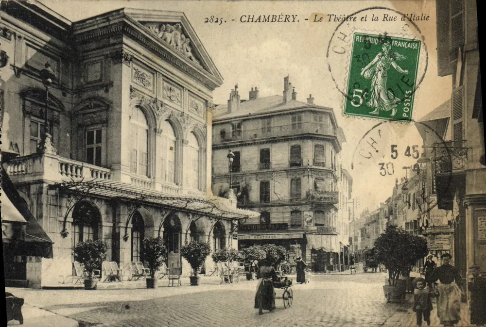 Chambéry — Das Theater und die Rue d'Italie — Edition Granger, Nr. 2825 - Vorderseite