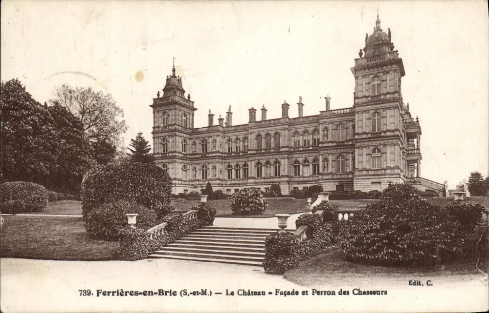 Ferrières-en-Brie (S.-et-M.) — Das Schloss — Fassade und Treppenaufgang der Jäger — Verlag C. - Vorderseite