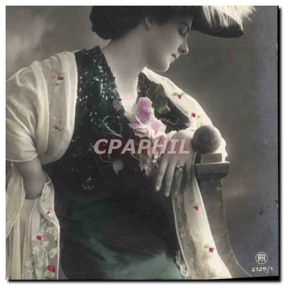Jovem mulher em vestido decorado — retrato — 2125/1 - Frente