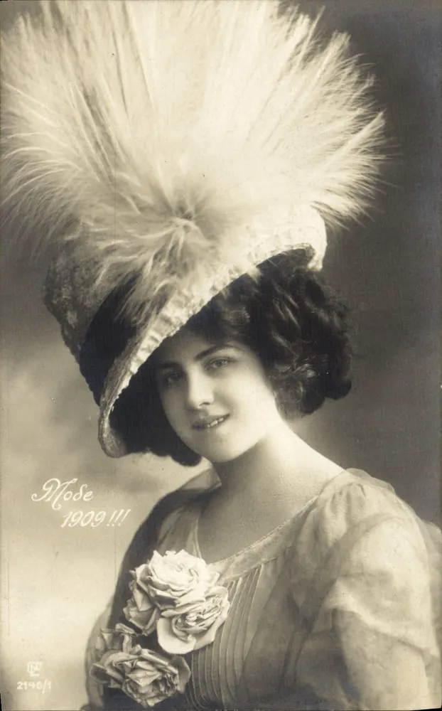 Moda 1909 — mulher com chapéu de penas — editor C.W. n° 2146/1 - Frente