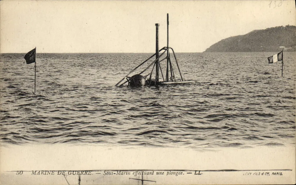 Submarino realizando uma mergulho — Marinha de Guerra — Editor Lévy Fils & Cie, Paris, n°50 - Frente